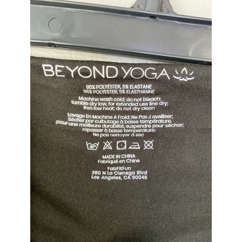 Beyond Yoga Black Pocket Infinity Scarf BEY-FI-001 NWT